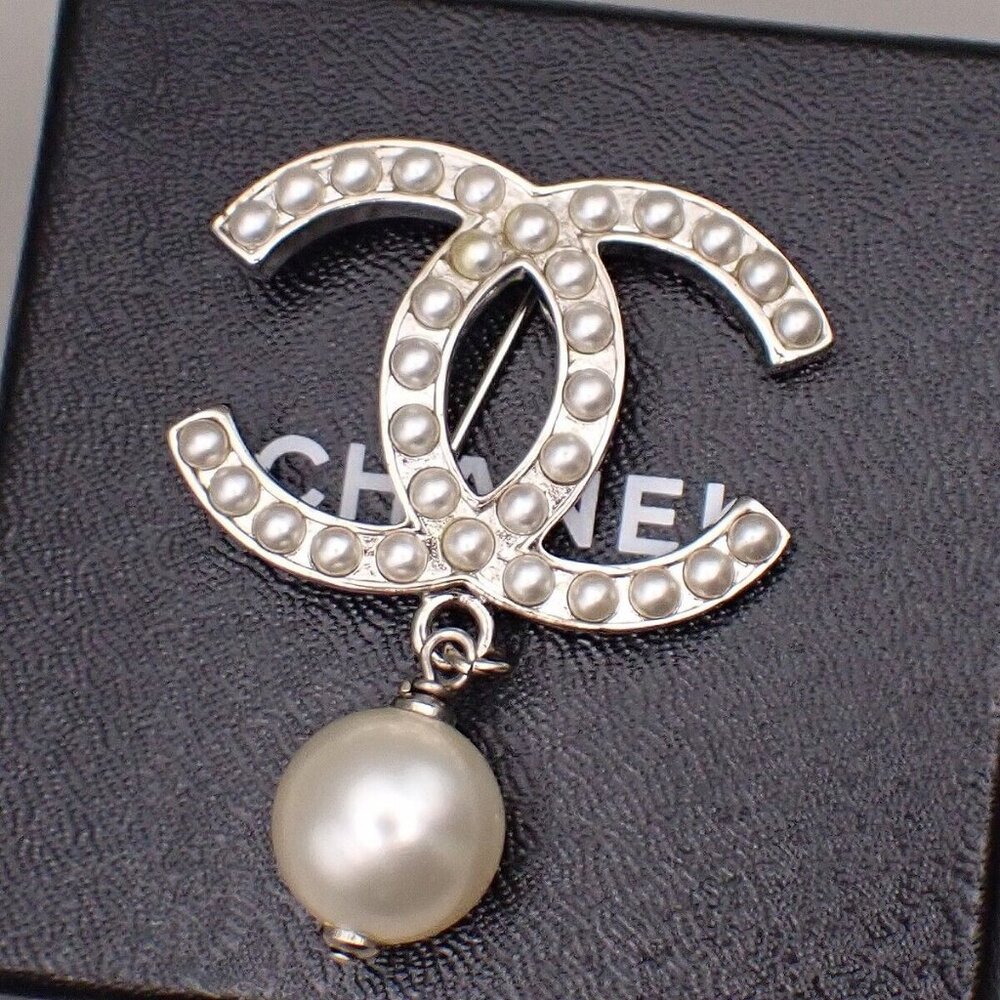 CHANEL CC Logo Imitation Pearl Pin Brooch 09V SHW France Accessory